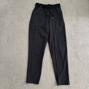 Lululemon Keep Moving Pant 7/8 High Rise in Black - Size 4